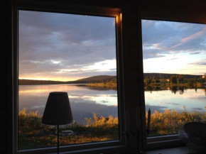 Lakeside cottage in Lapland with great view, Skaulo